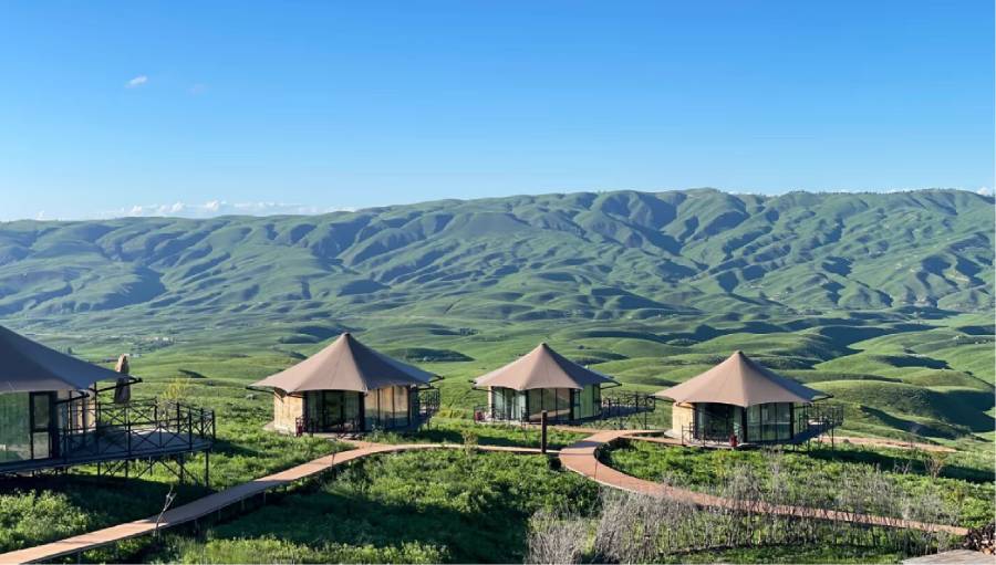 新疆伊犁花间营云驰谷项目